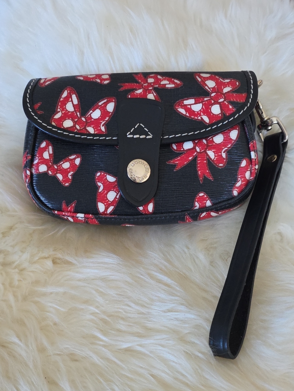 Adorable NWOT Dooney & Bourke Minnie Mouse Bows Wristlet Wallet ♥️🐭🖤🎀🎁